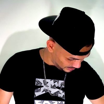 Joriel_1st's profile picture. ⚓️Pasajero de 3ra Clase de 🛳🏴‍☠️RMS Panamá 🇵🇦📚 ✏Es mejor ser rey de tu silencio,📌Que esclavo de tus palabras 📇 William Shakespeare✏📚