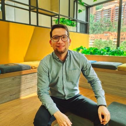 AFValenciaC's profile picture. Economista, músico y gamer.
