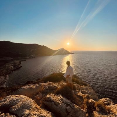 tariksisbacak's profile picture. https://t.co/jqj6AKcH5l The Art of Experience 🔺