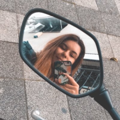 oykuyuksel98's profile picture. This is so boOOoriiingg