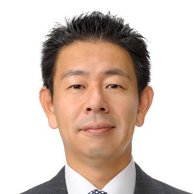 元国土交通副大臣 元衆議院議員 大阪19区(貝塚市・泉佐野市・泉南市・阪南市・泉南郡) 泉佐野市出身 1968年9月5日生 大阪星光学院、東京大学、三井物産を経て、2003年初当選。国土交通大臣政務官、副大臣を歴任し、わが国の航空戦略を立案。現在の関空再生の原動力となったLCC誘致、関空・伊丹の経営統合を主導。