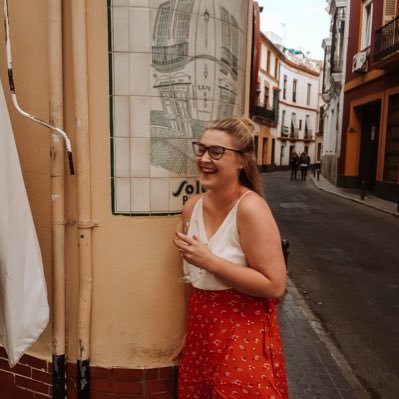 RoadsandRests's profile picture. Roadmaps and Restaurants is a travel blog that focuses on exploring the world, one roadmap and one restaurant at a time! 🗺 IG: roadmapsandrestaurants