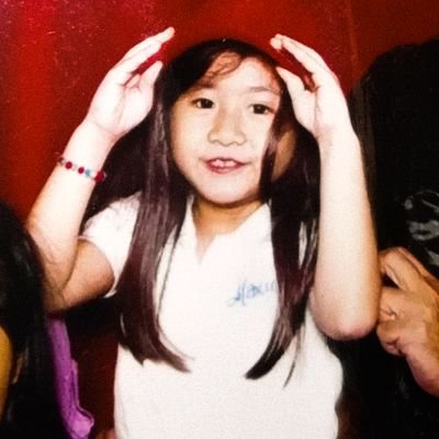 maxyieie's profile picture. she / her