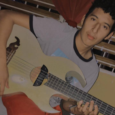 Me gusta la musica, oractico algo de guitarra, me gusta el ejercicio y puro corrido tumbado 😂😂