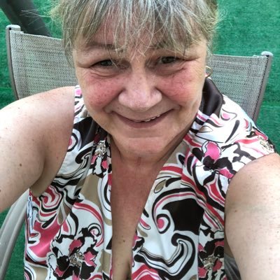 BrendaLee1965's profile picture. I live on the east coast. Where seasons change. The beauty never gets old. From sunsets to sunrises.