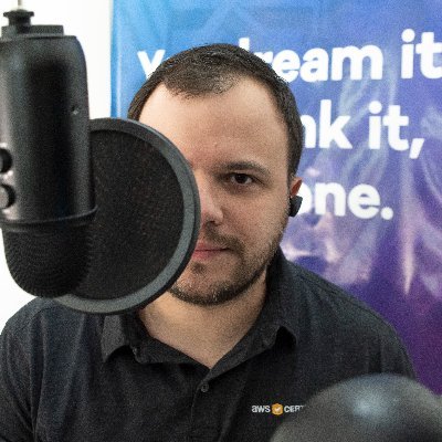 - Programador Web(PHP lover) - Cloud Expert - Amante de la tecnología (Geek) | AWS Community Builder