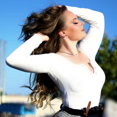 📸 Model
📍 Melbourne, Australia
👑 Female She/her
✉️ DM me ON INSTAGRAM for collabs (TFP Welcome)
💚 Editorial 💙 Fashion  🧡 Glamour 💜 Boudoir ❤️ Lingerie