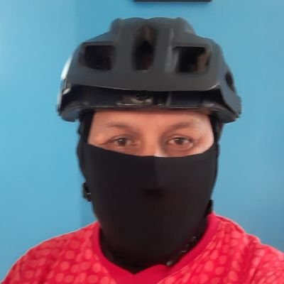 Comento y retuiteo, zurdo de nacimiento, lleva tu hate a otro lado. Felíz papá de Michelle, ciclista de aventura a los 55, paseo por la ciudad en mi🚴