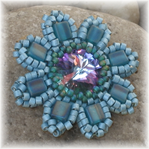 Vikisbeading's profile picture. I'm an addicted beader, I love everything about beads but mostly beading itself, coming up with new designs, teaching others, buying beads, writing tutorials.