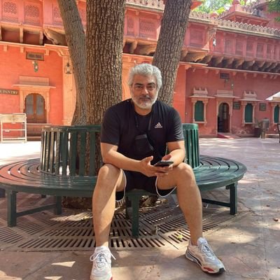 Alagu74854023's profile picture. be busy