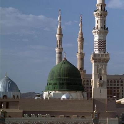 ﴿ وَقُل رَّبِّ ارْحَمْهُمَا كَمَا رَبَّيَانِي صَغِيرًا ﴾ || اللهُم صلَّ على مُحمَّد وآلِ مُحمَّد ♥️.