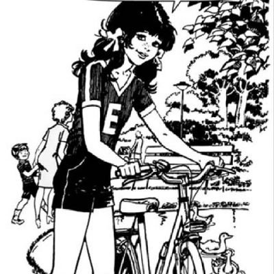 EmiliaCC11's profile picture. 