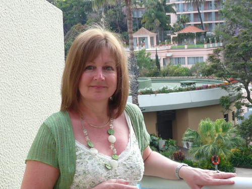 Bookcrew's profile picture. part time bookseller.