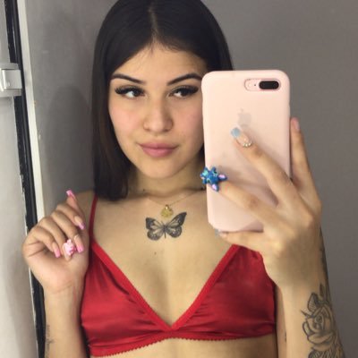 CandeeYaeel's profile picture. ℭ𝔞𝔪𝔟𝔦𝔬 𝔪𝔦 𝔢𝔰𝔱𝔦𝔩𝔬́ 𝔡𝔢 𝔳𝔦𝔡𝔞, 𝔶𝔬 𝔫𝔬 𝔠𝔞𝔪𝔟𝔦𝔢́