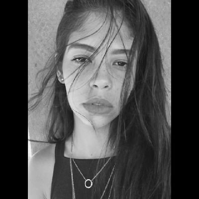 AlineFo83137280's profile picture. 