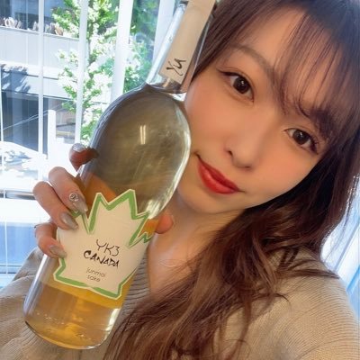 池袋にある酒屋「酒販拡善」の看板娘/国内の酒から海外で造られた日本酒も扱ってます🍶 /購入&詳細等はURLより💁🏻‍♀️/お酒勉強中✨/酒屋以外のことも呟きます🙈💭日本語/ENG