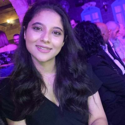 maramkrado's profile picture. مسيرتي حلمٌ من الجنون كومضة ... كشهاب
زرعت النور في قلب مَن رآها لحظة ثم مضت 💙💫