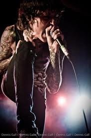 miojoosuicida's profile picture. Ele: Eu nunca vou deixar que caiam lágrimas de seus olhos. Ela: Você vai e essas lágrimas serão por sua causa.