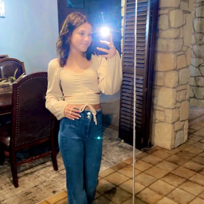 lovlei11's profile picture. 