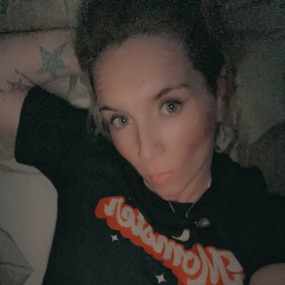 Aquarius/ Texan transplant/ raised my wolves/ twin flame/ Poly/ Bisexual/