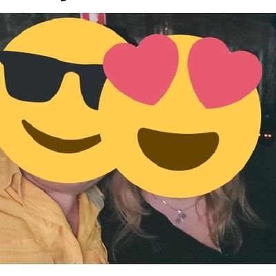 Somos un matrimonio en busca d salir d la rutina y sin prejuicios. Buscamos amistades tomando como principio el respeto y la educación. en busca d unicornio 🦄