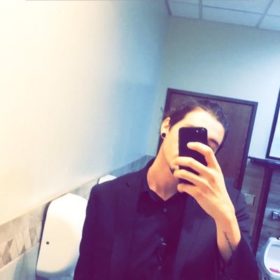 AR and IGL at SinZ E-sports, Variety Streamer, Industry Enthusiast.