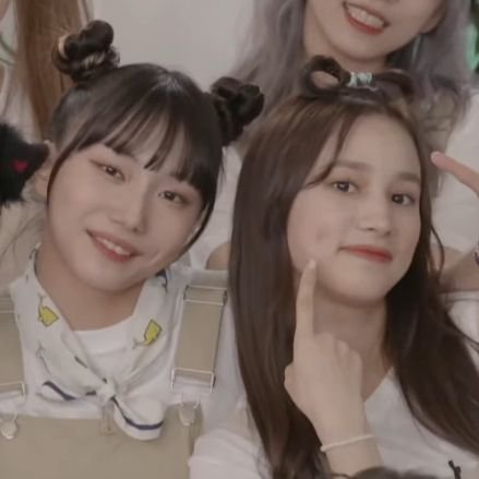 hiyyihcatss's profile picture. cuidando gatitos con bahhiyih y youngeun 🐱💗