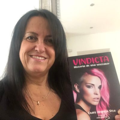 AparicioChani's profile picture. Me considero una persona alegre y optimista. Me gusta mucho que me hagan reír. Escritora de thriller, me apasiona el cine, la música y el deporte.