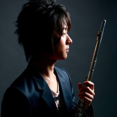 Pukapukae's profile picture. 大阪音楽大学、ウィーン・プライナー音楽院を卒業。関西を中心にフルート奏者・指導者として活動しています。演奏会情報などはホームページhttps://t.co/QV4eIqLLXB をご覧ください♪フォロー返します！！　最近はインスタで暗躍しています。　@pukae0211