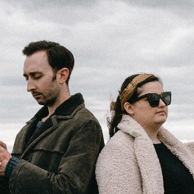 Country-tinged indie folk duo from Scotland 🎶 — 👉 Listen to NEW EP ‘Step Into The Light’ right here: https://t.co/oBMDLhBfAB