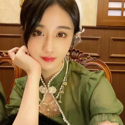 Cryptocurrency lover, born in Singapore, currently lives in Los Angeles.
#Dogecoin #Bitcoin #Ethereum