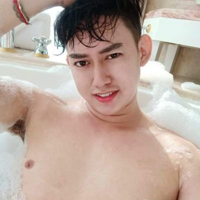 ronaldj62912806's profile picture. Open-minded yet humorous