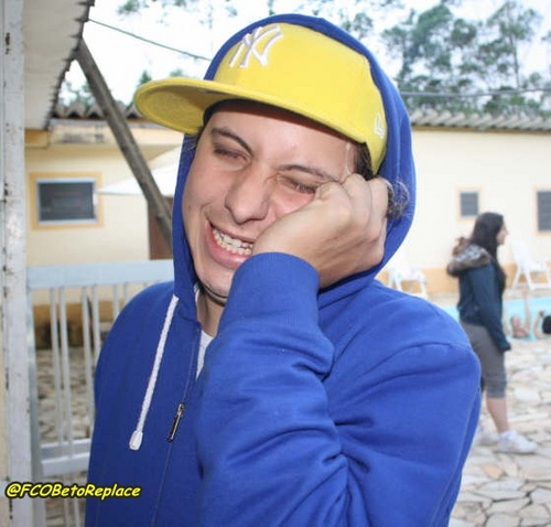 Fã Clube Oficial do Beto, vocalista da Banda Replace.