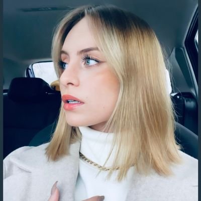 Cemremm64849008's profile picture. kafalar  karışık 😜