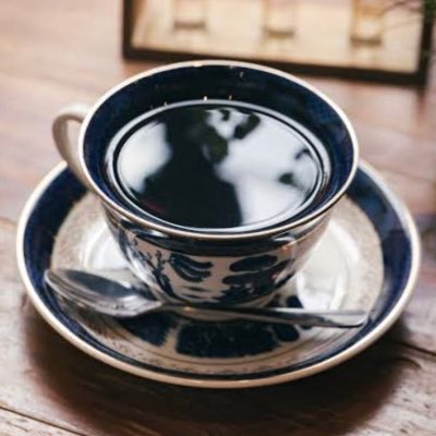 29歳のカフェオーナー☕妻と4歳の娘・0歳の息子👪長年の妻の夢を叶え、ド田舎で小さくOPEN。「いつかまた帰りたくなる場所」がコンセプトです。隠れ家みたいな小さなお店です。13時～17時までのちょっとだけの営業です