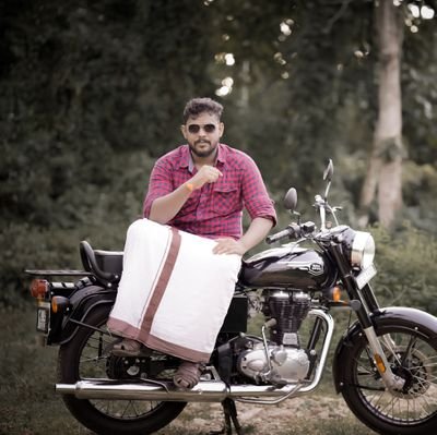 itsme__SaRatH's profile picture. 👉𝖆𝖇𝖔𝖚𝖙#𝖒𝖊
𝕿𝖍𝖗𝖎𝖘𝖘𝖚𝖗_𝖐𝖆𝖗𝖆𝖓🐘
𝕭𝖚𝖑𝖑𝖊𝖙_𝖑𝖔𝖛𝖊𝖗
😍𝖙𝖗𝖆𝖛𝖊𝖑𝖎𝖓𝖌 
𝕾𝖒𝖔𝖐𝖊𝖗🚬
𝕻𝖆𝖐𝖐𝖆_𝖋𝖔𝖔𝖉_𝖆𝖉𝖉𝖎𝖈𝖙🌮🥪🌭🍖🍗