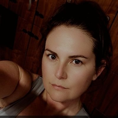 jenny_ormesher's profile picture. #stayathome #protectthenhs #savelives