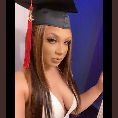 Mi vida loca🥀✈️ Brand Ambasador 🦋Roadrunner 🎓 B.S. SIUE 🍾 ♊️ booking info Shoots/Promo➡️lillianparksgoins@gmail.com