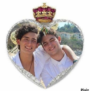 soy fans de ARISTEMO y de @JoaquinBondoni @mailomarcos ellos me volvieron a cambiar la vida mí amiga tahi @evitapastelita