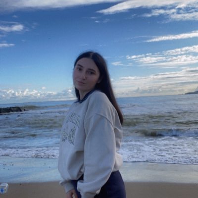 deryahalezer's profile picture. 