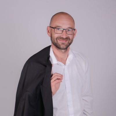 fanoušek ; makléř v Realitní kanceláři Miroslav Vodehnal