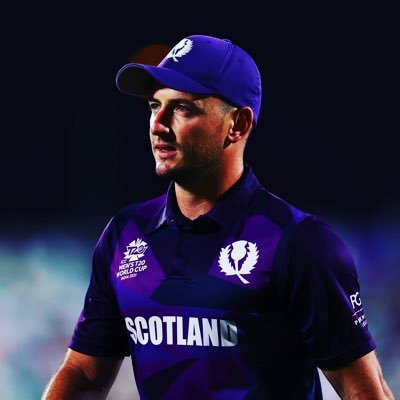 Professional Cricketer for @cricketscotland 🏴󠁧󠁢󠁳󠁣󠁴󠁿 | Sponsored by @cpbats | @redbulluk |