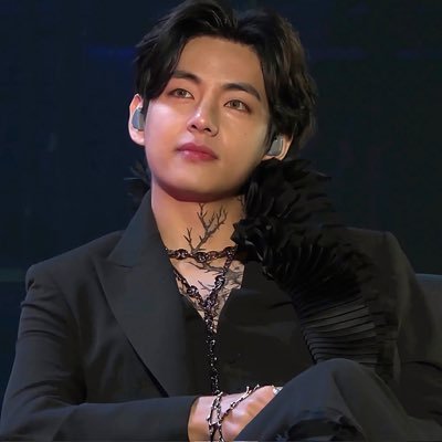 fan account 💜she/her 💁🏻♀️ BTS OT7 💜Taejingi biased 💜noona ARMY (40+) 💜academic, wife, and mom