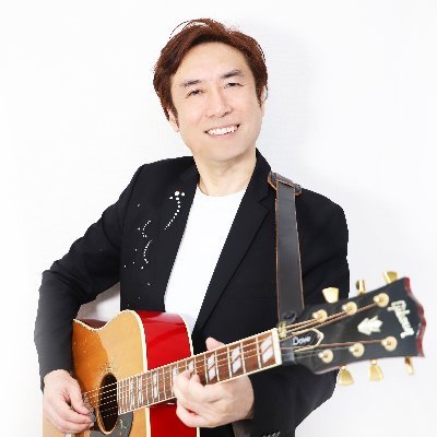 盲目のシンガーソングライター、作詞作曲家、講演家、ラジオパーソナリティー。
主な楽曲提供：川中美幸「津軽さくら物語」、「少しサヨナラ」、金澤未咲「北の終着駅」など。
青森県出身、東京都在住。
リプライには対応できぬ事があります。依頼、お問い合わせはHPから