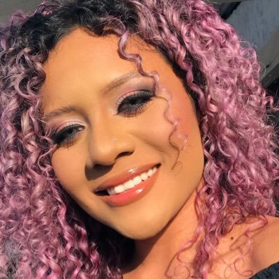 VictoriaMentus's profile picture. Artísta ✨ Otimista ✨
