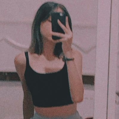 Luana79684089's profile picture. •15y