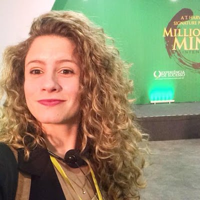 Moniquemobrito's profile picture. 