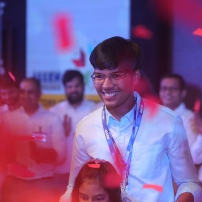 MridulA05477516's profile picture. AIR 1 in JEE Advanced 2021 ☺️