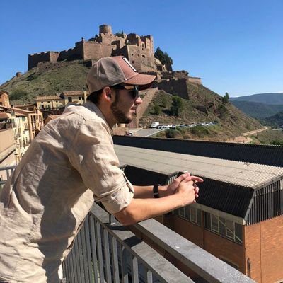Tècnic superior x2. Les coses clares i l'escudella de Nadal espessa.
Membre de @noamblaguerra