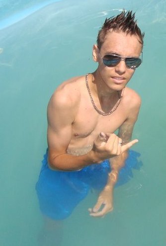sou aquele que ninguém poderá ser igual.